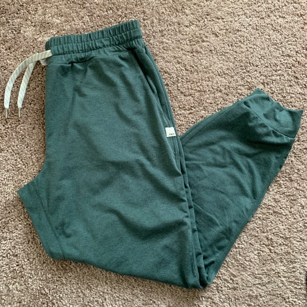 Vuori performance jogger size small